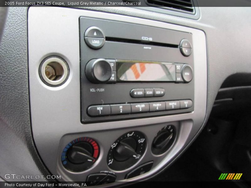 Liquid Grey Metallic / Charcoal/Charcoal 2005 Ford Focus ZX3 SES Coupe