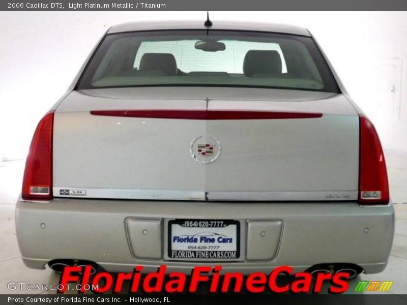 Light Platinum Metallic / Titanium 2006 Cadillac DTS