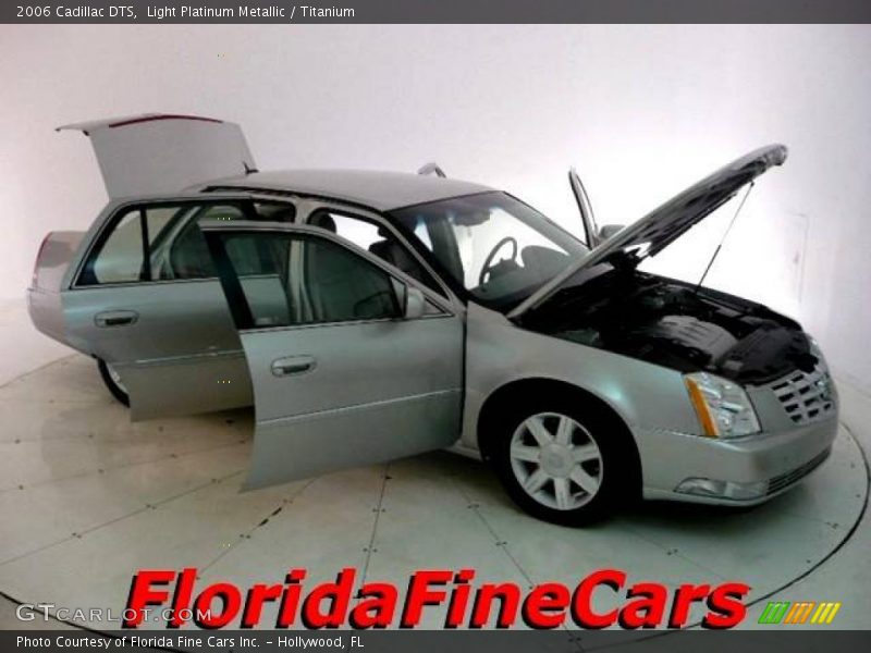 Light Platinum Metallic / Titanium 2006 Cadillac DTS