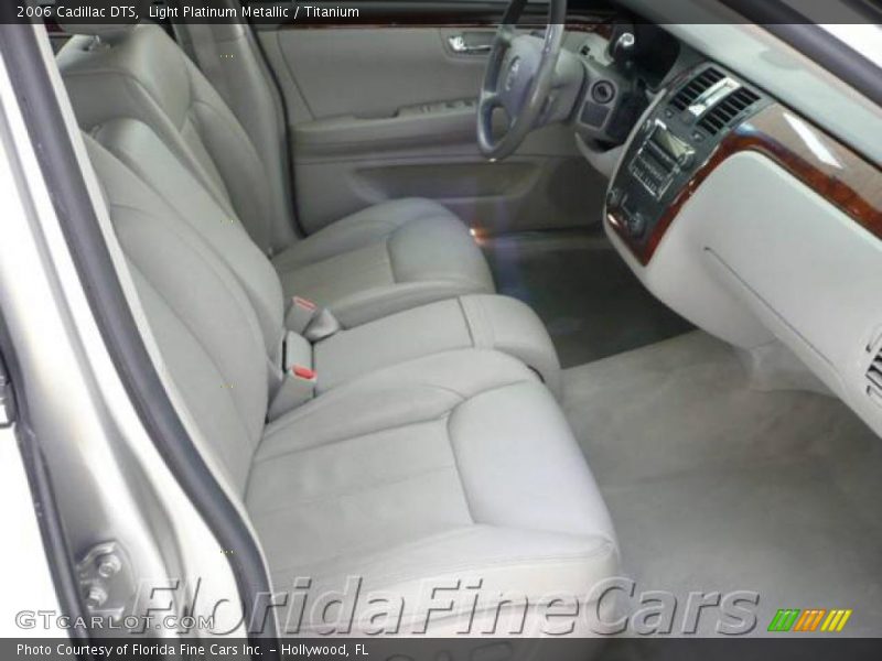 Light Platinum Metallic / Titanium 2006 Cadillac DTS
