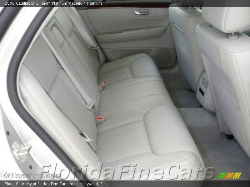 Light Platinum Metallic / Titanium 2006 Cadillac DTS
