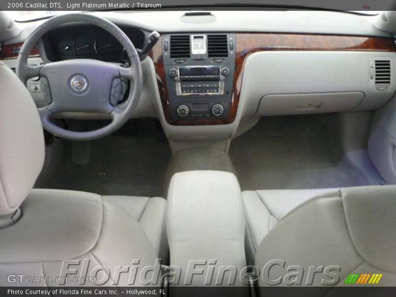 Light Platinum Metallic / Titanium 2006 Cadillac DTS