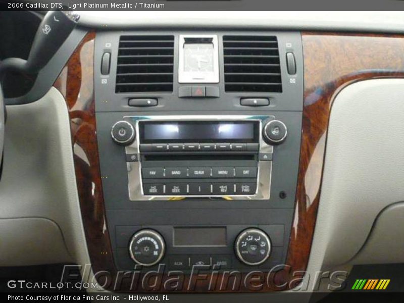 Light Platinum Metallic / Titanium 2006 Cadillac DTS
