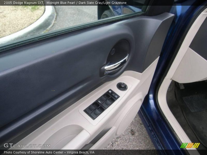Midnight Blue Pearl / Dark Slate Gray/Light Graystone 2005 Dodge Magnum SXT