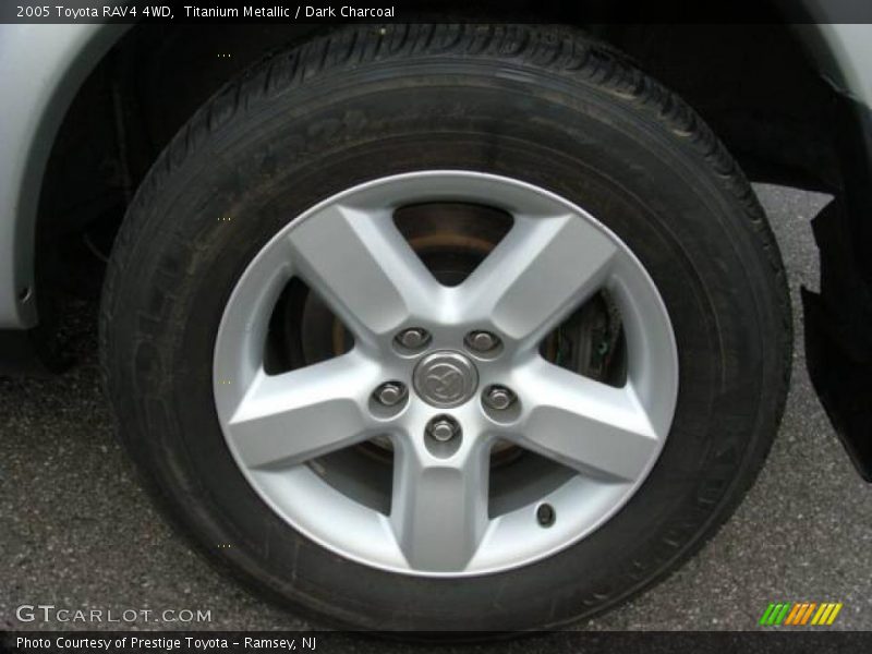 Titanium Metallic / Dark Charcoal 2005 Toyota RAV4 4WD