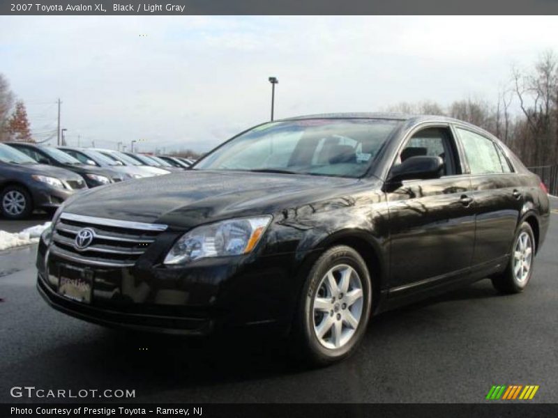 Black / Light Gray 2007 Toyota Avalon XL