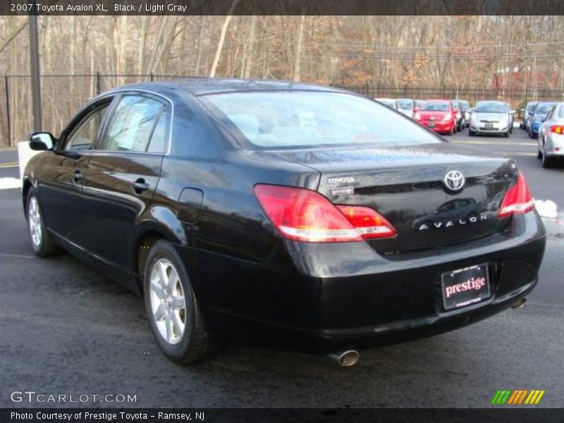 Black / Light Gray 2007 Toyota Avalon XL