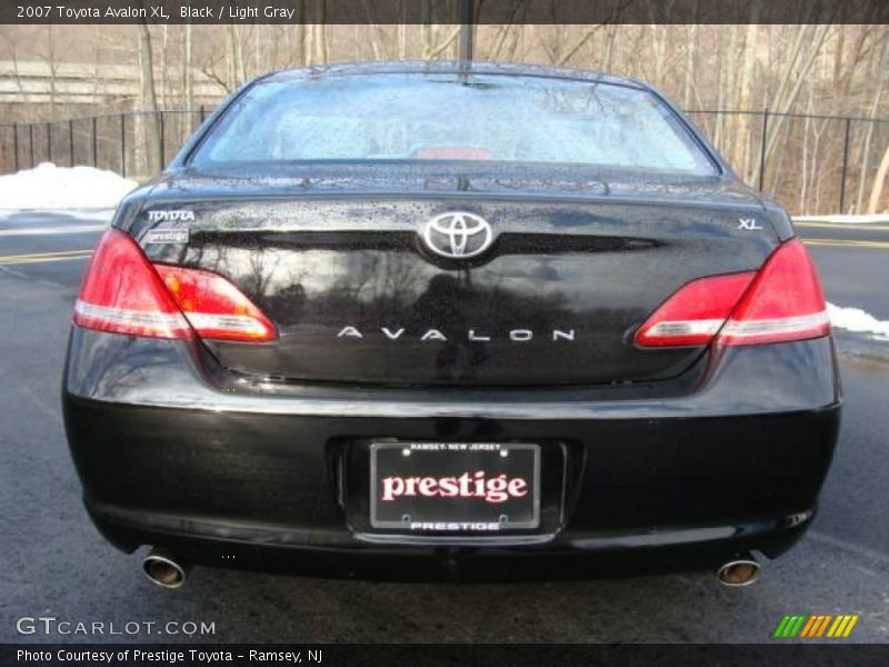 Black / Light Gray 2007 Toyota Avalon XL