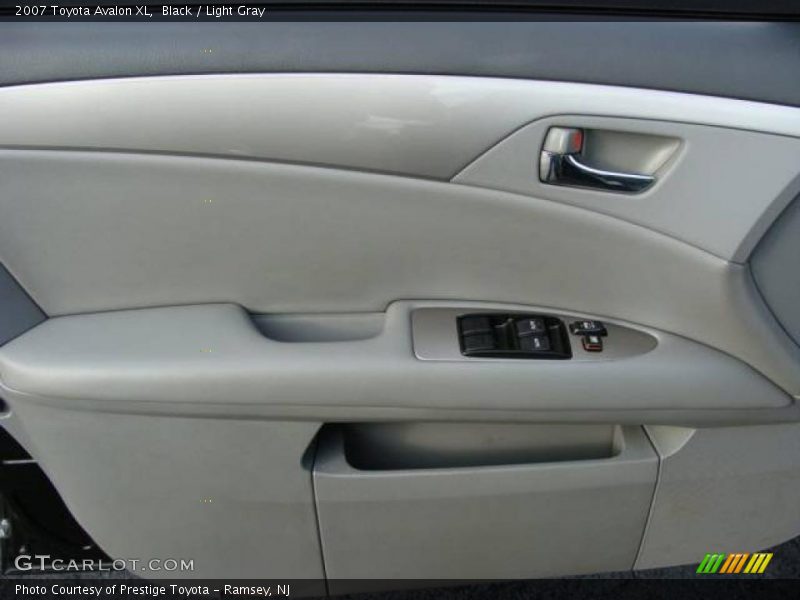 Black / Light Gray 2007 Toyota Avalon XL