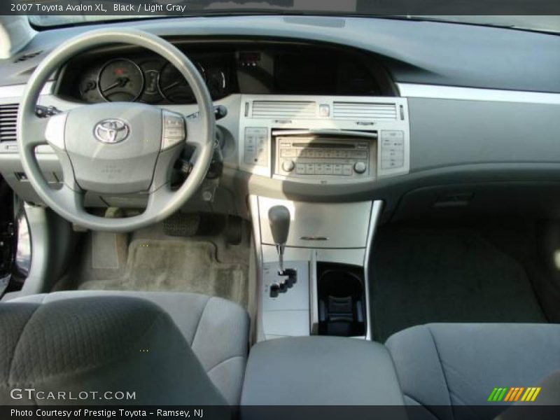 Black / Light Gray 2007 Toyota Avalon XL