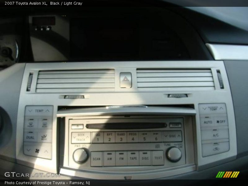 Black / Light Gray 2007 Toyota Avalon XL