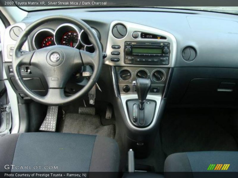Silver Streak Mica / Dark Charcoal 2007 Toyota Matrix XR
