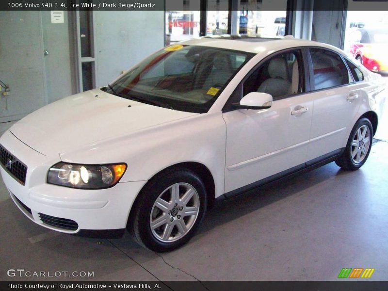 Ice White / Dark Beige/Quartz 2006 Volvo S40 2.4i