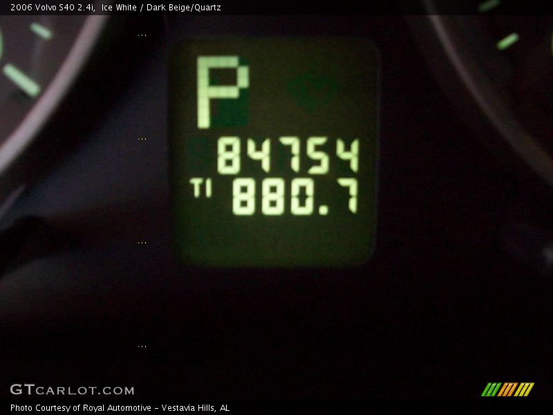 Ice White / Dark Beige/Quartz 2006 Volvo S40 2.4i