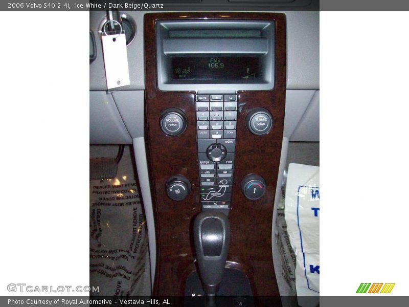 Ice White / Dark Beige/Quartz 2006 Volvo S40 2.4i