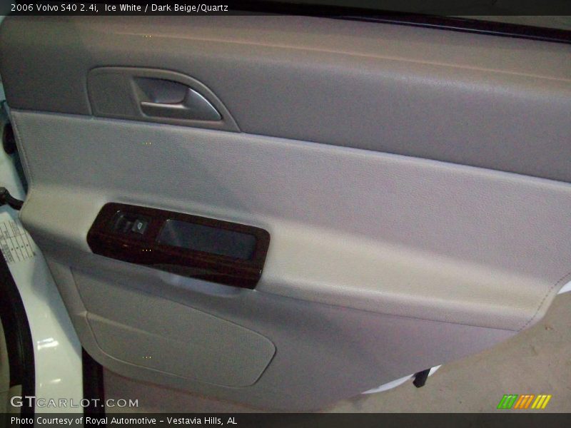 Ice White / Dark Beige/Quartz 2006 Volvo S40 2.4i