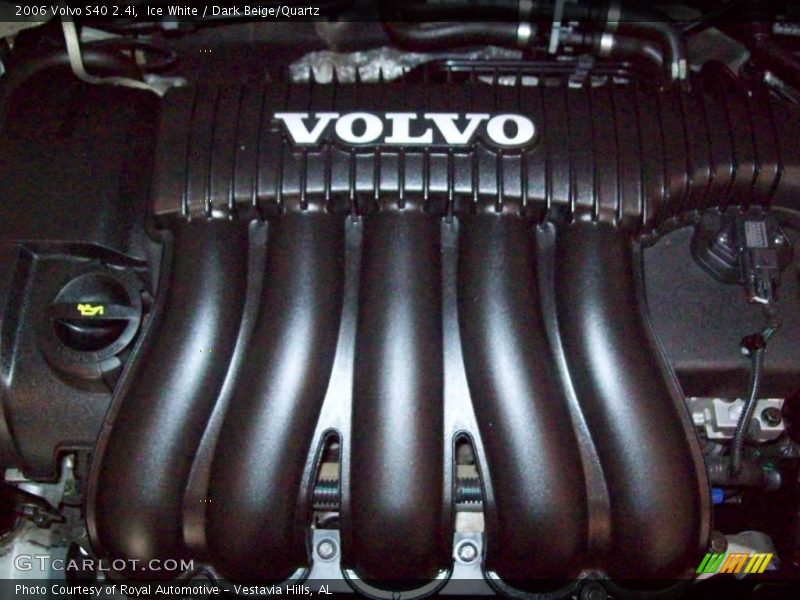 Ice White / Dark Beige/Quartz 2006 Volvo S40 2.4i