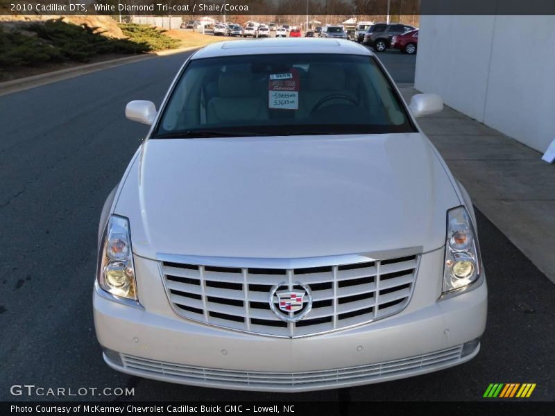 White Diamond Tri-coat / Shale/Cocoa 2010 Cadillac DTS