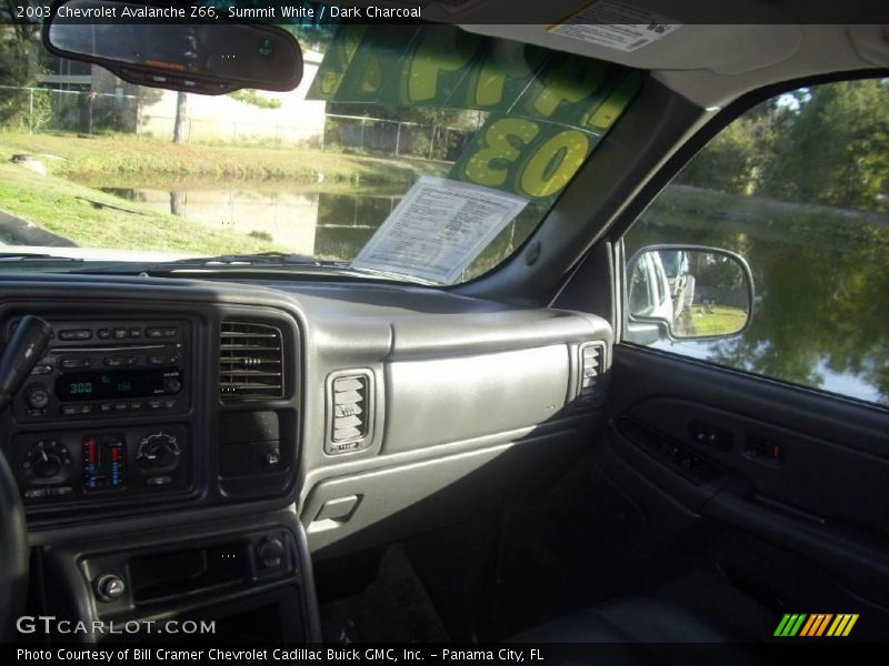 Summit White / Dark Charcoal 2003 Chevrolet Avalanche Z66