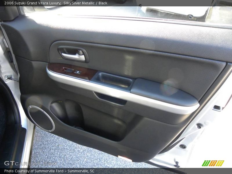 Silky Silver Metallic / Black 2006 Suzuki Grand Vitara Luxury