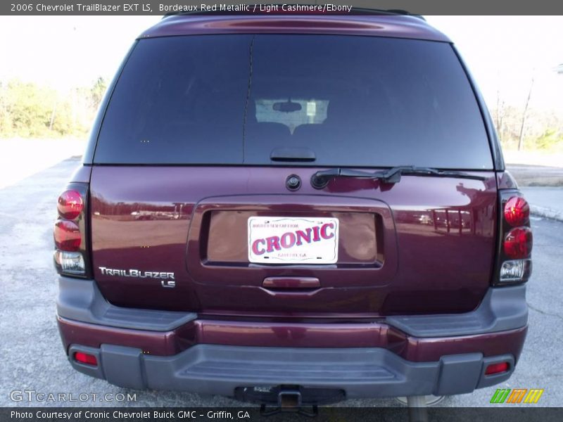 Bordeaux Red Metallic / Light Cashmere/Ebony 2006 Chevrolet TrailBlazer EXT LS