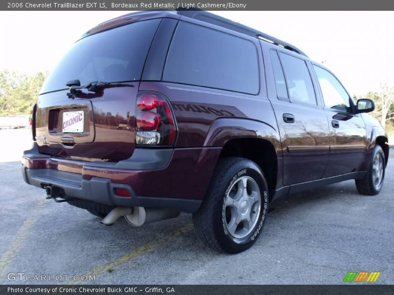 Bordeaux Red Metallic / Light Cashmere/Ebony 2006 Chevrolet TrailBlazer EXT LS