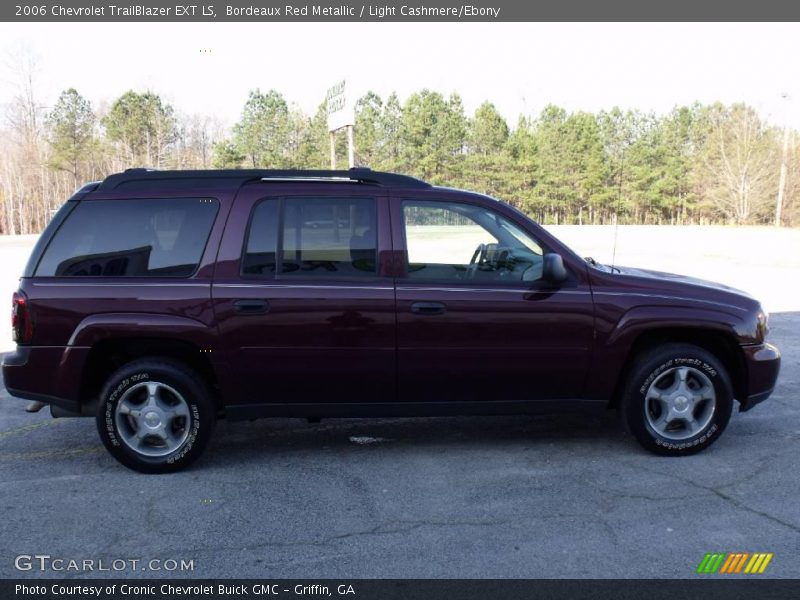 Bordeaux Red Metallic / Light Cashmere/Ebony 2006 Chevrolet TrailBlazer EXT LS