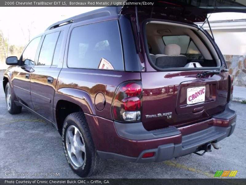Bordeaux Red Metallic / Light Cashmere/Ebony 2006 Chevrolet TrailBlazer EXT LS