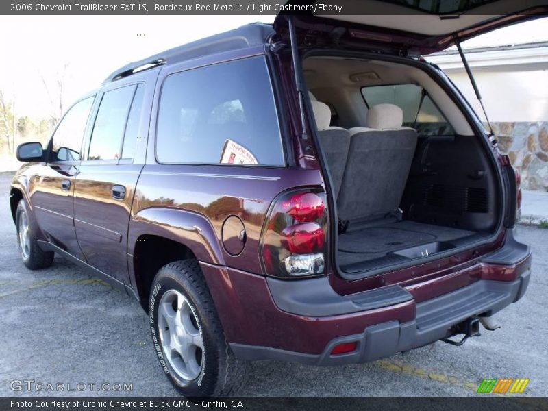 Bordeaux Red Metallic / Light Cashmere/Ebony 2006 Chevrolet TrailBlazer EXT LS