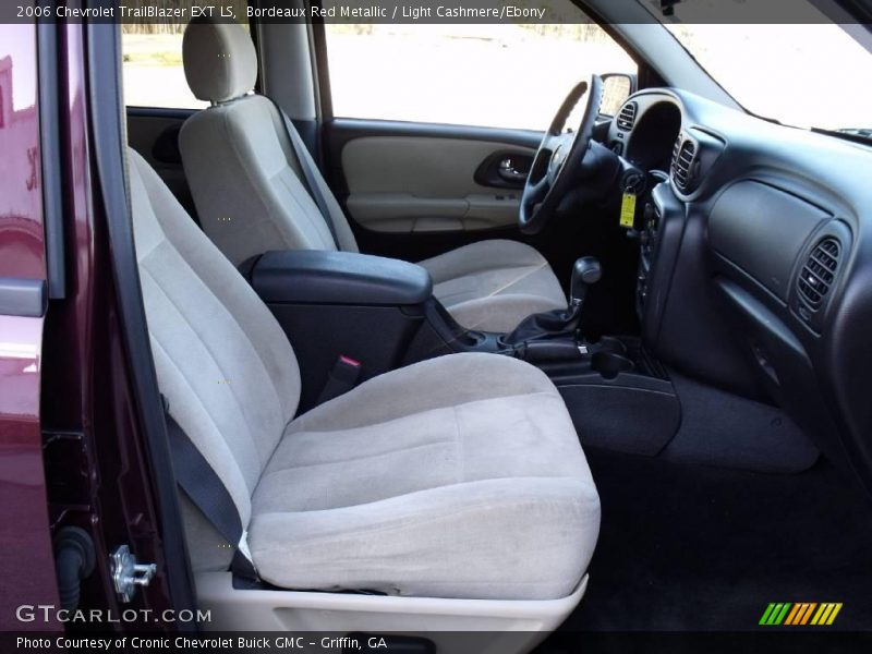 Bordeaux Red Metallic / Light Cashmere/Ebony 2006 Chevrolet TrailBlazer EXT LS