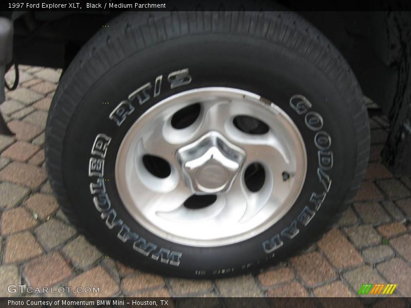 Black / Medium Parchment 1997 Ford Explorer XLT