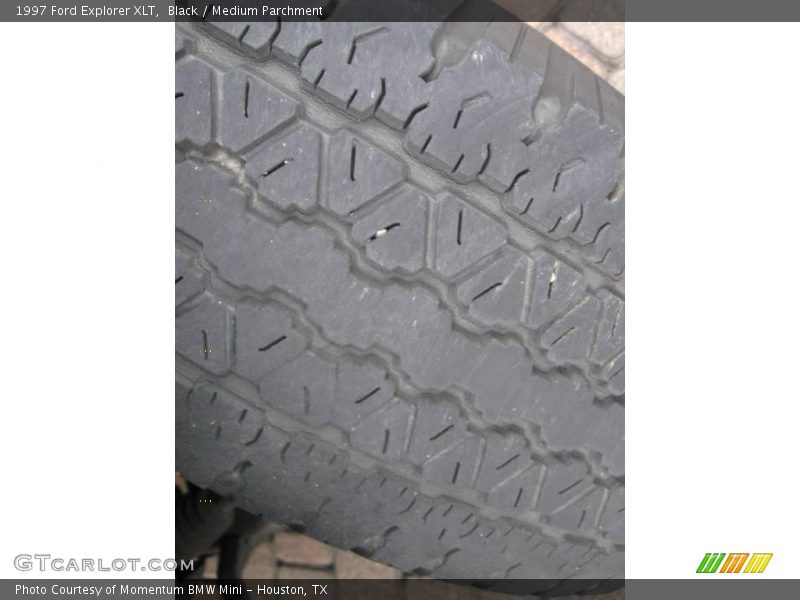 Black / Medium Parchment 1997 Ford Explorer XLT