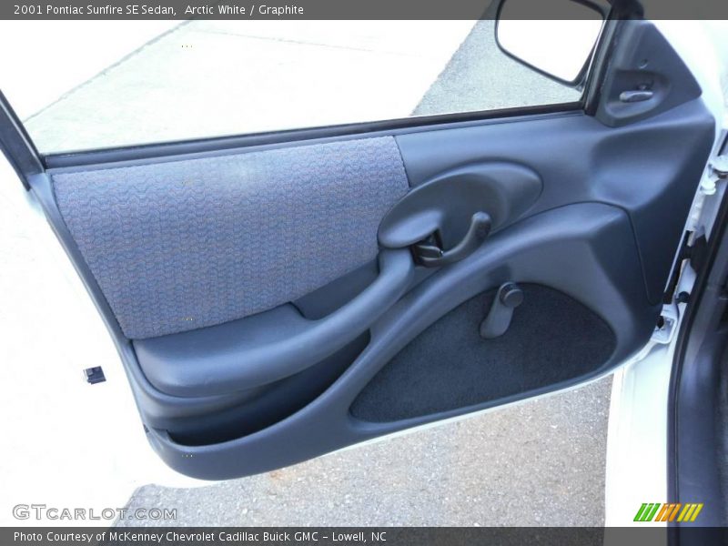Arctic White / Graphite 2001 Pontiac Sunfire SE Sedan