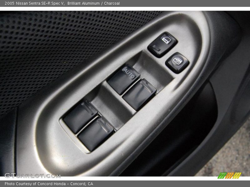 Brilliant Aluminum / Charcoal 2005 Nissan Sentra SE-R Spec V