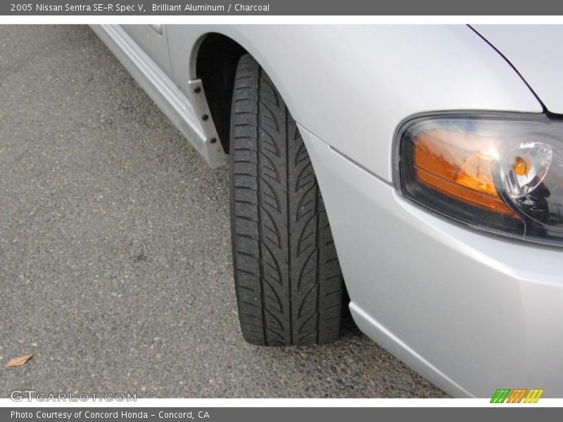 Brilliant Aluminum / Charcoal 2005 Nissan Sentra SE-R Spec V