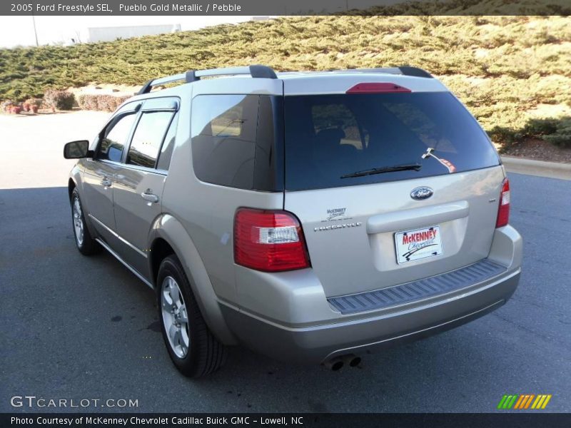 Pueblo Gold Metallic / Pebble 2005 Ford Freestyle SEL