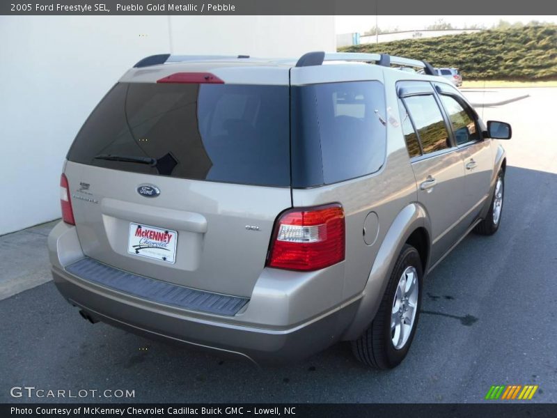 Pueblo Gold Metallic / Pebble 2005 Ford Freestyle SEL