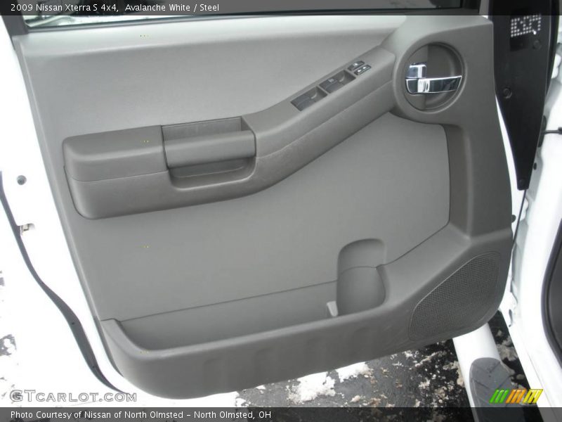 Avalanche White / Steel 2009 Nissan Xterra S 4x4