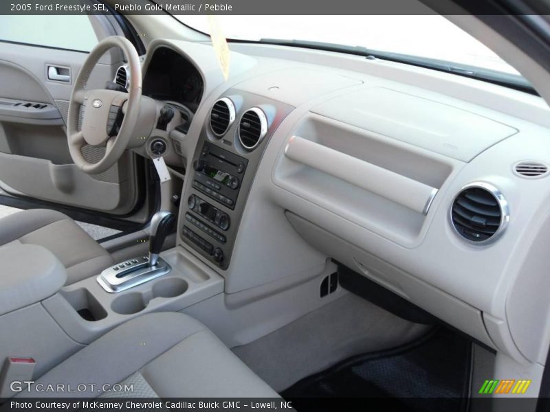 Pueblo Gold Metallic / Pebble 2005 Ford Freestyle SEL