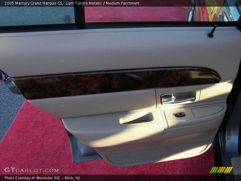 Light Tundra Metallic / Medium Parchment 2005 Mercury Grand Marquis GS