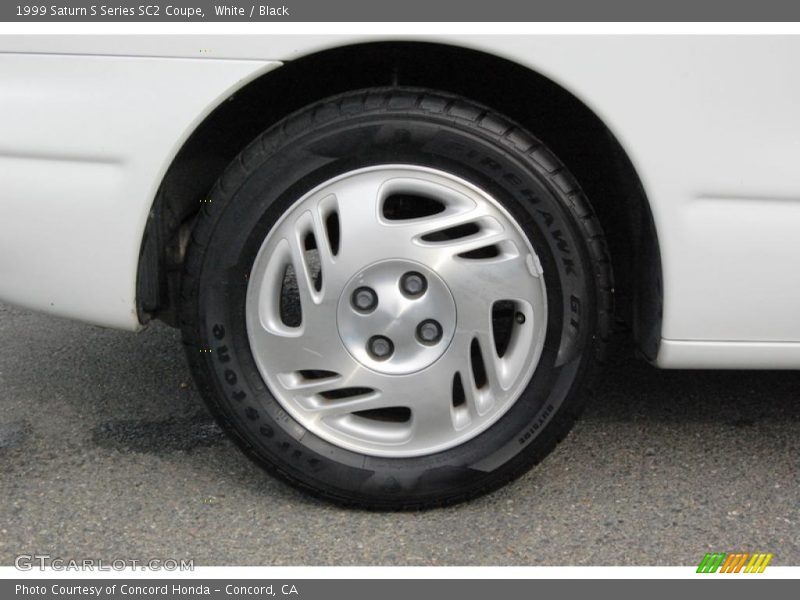 White / Black 1999 Saturn S Series SC2 Coupe