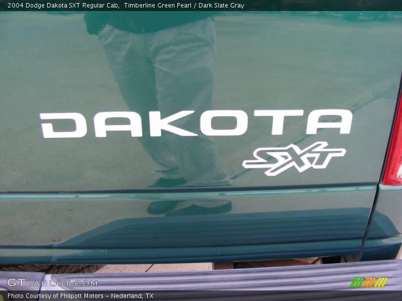 Timberline Green Pearl / Dark Slate Gray 2004 Dodge Dakota SXT Regular Cab