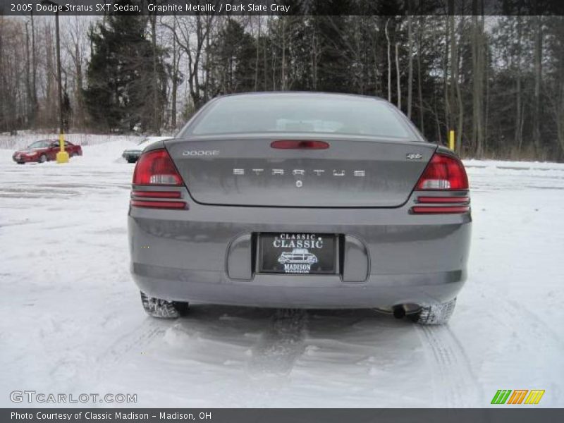 Graphite Metallic / Dark Slate Gray 2005 Dodge Stratus SXT Sedan