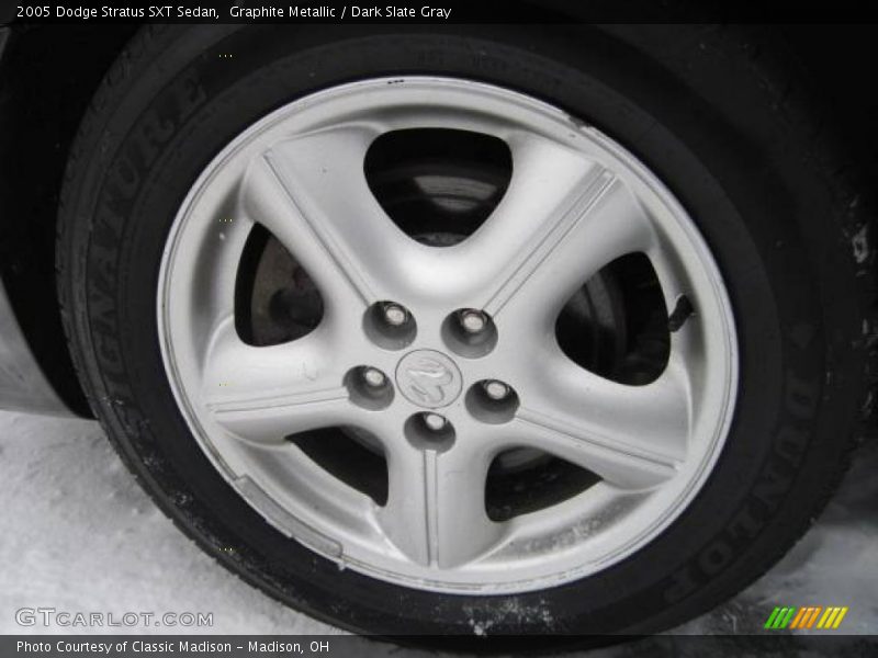 Graphite Metallic / Dark Slate Gray 2005 Dodge Stratus SXT Sedan