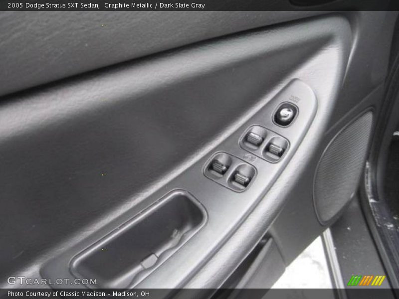 Graphite Metallic / Dark Slate Gray 2005 Dodge Stratus SXT Sedan