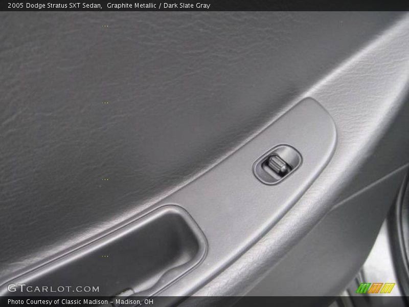 Graphite Metallic / Dark Slate Gray 2005 Dodge Stratus SXT Sedan