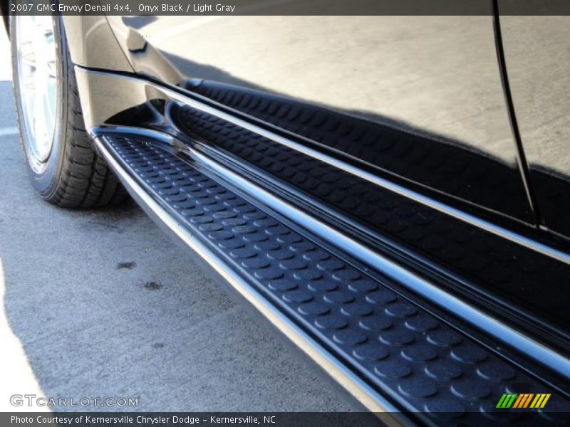 Onyx Black / Light Gray 2007 GMC Envoy Denali 4x4
