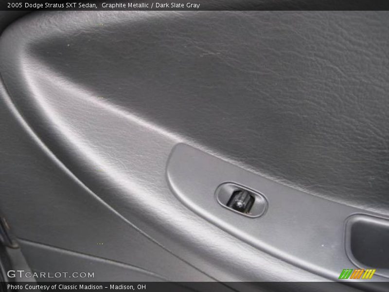 Graphite Metallic / Dark Slate Gray 2005 Dodge Stratus SXT Sedan