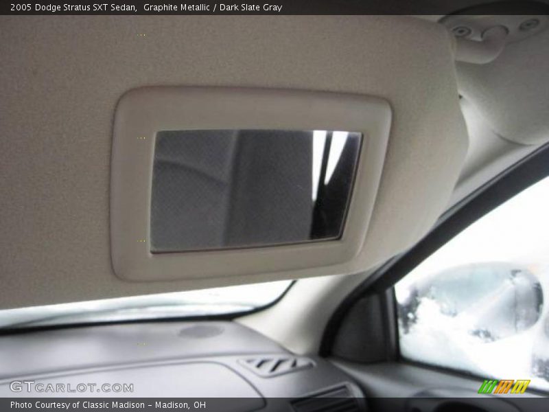 Graphite Metallic / Dark Slate Gray 2005 Dodge Stratus SXT Sedan