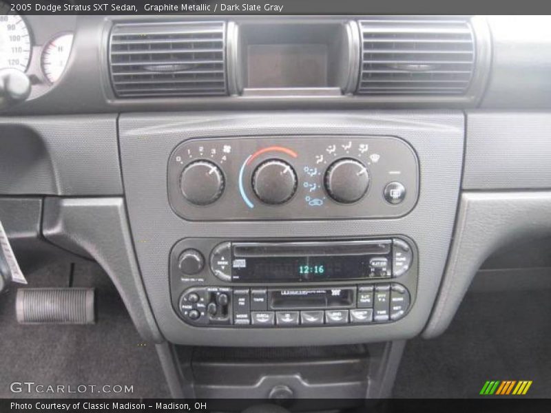 Graphite Metallic / Dark Slate Gray 2005 Dodge Stratus SXT Sedan